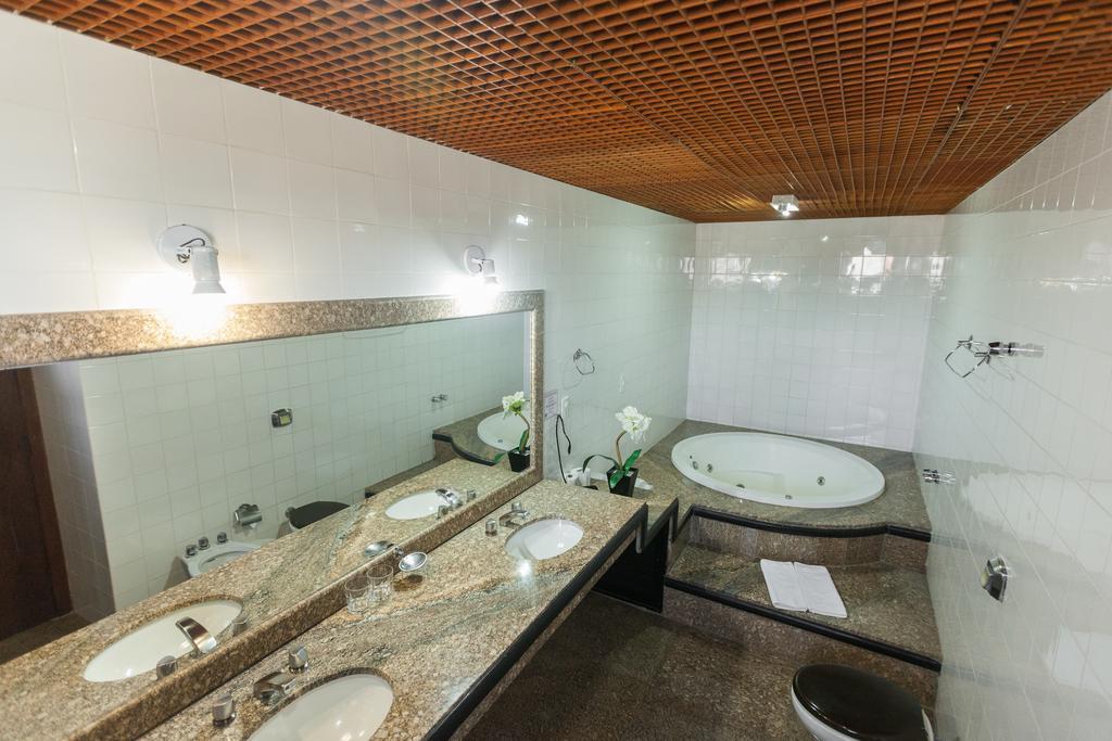 Dimas Lessa Hotel 蒙蒂斯克拉鲁斯 外观 照片